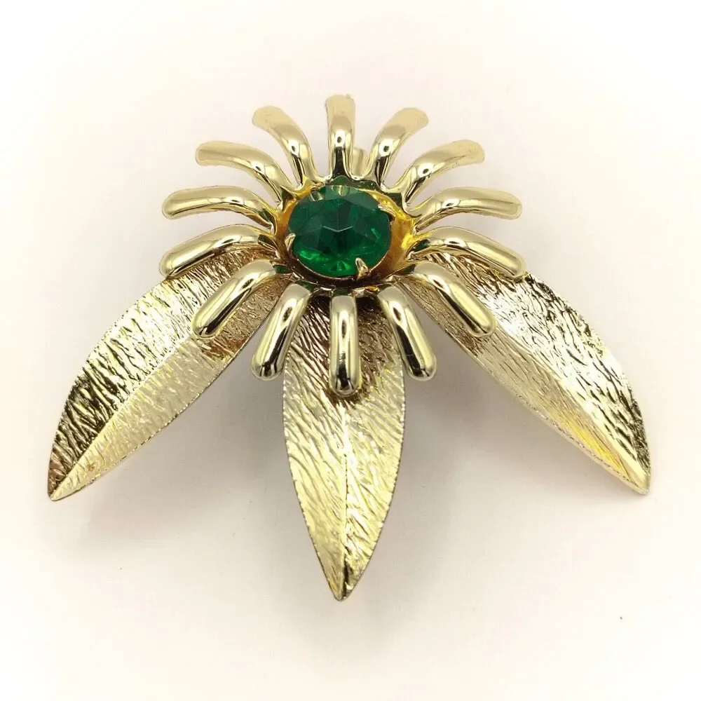 Green Stone Flower Gold Tone Vintage Pin Brooch